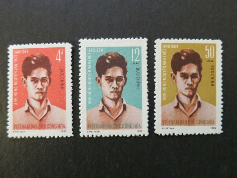 Vietnam 1965 MNH Stamps Scott 357-359 Fighter Assassin Nguyen Van Troi