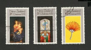 NEW ZEALAND -3 USED STAMPS - CHRISTMAS - 1972.