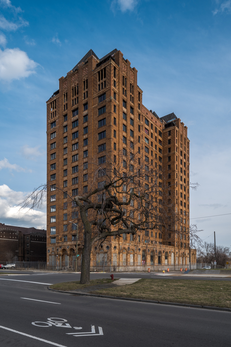 Lee Plaza — Historic Detroit