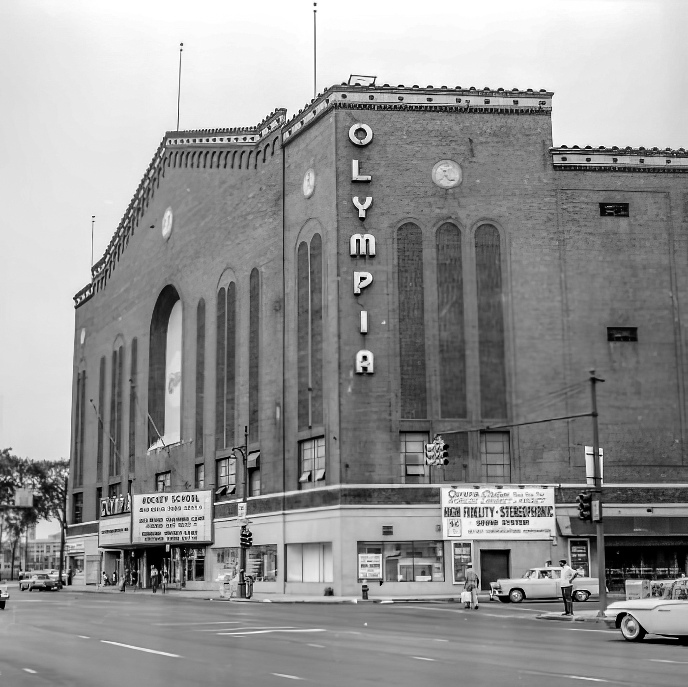 Joe Louis Arena: History, Capacity, Events & Significance