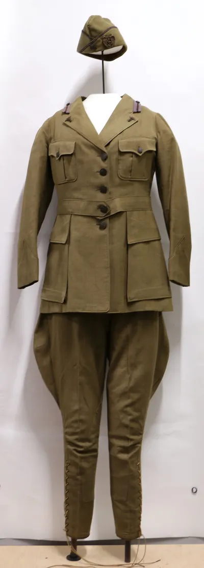 Artifact-NWWIMM-DrDoraUniform-01