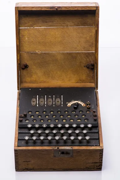 artifact-ispy-enigmamachine-001