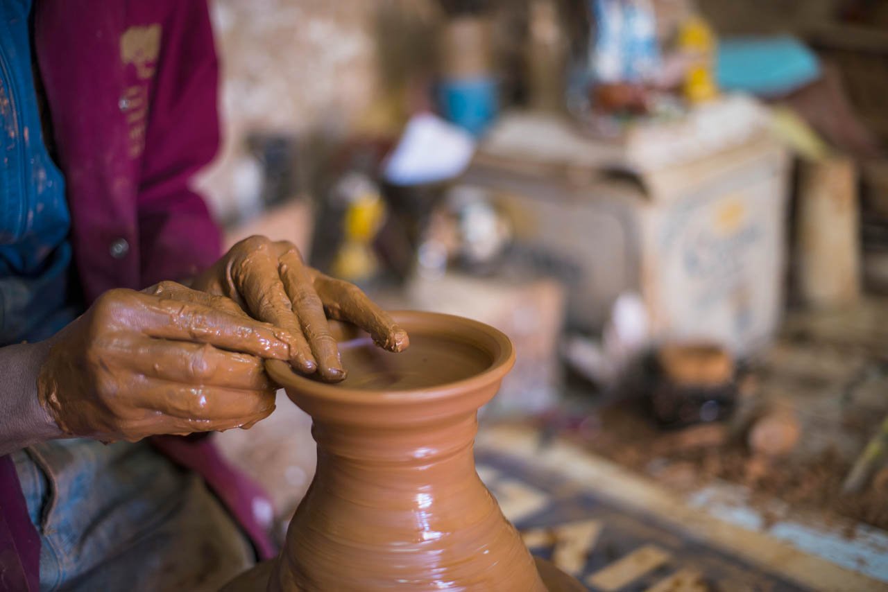 Making Moroccan pottery
