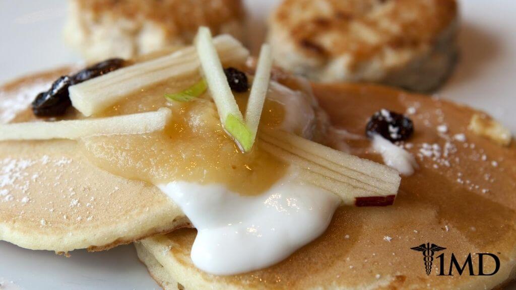 Cutting Down on Sugar for New Year's Is Easy With Applesauce Pancakes