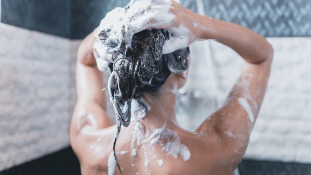 Shower tips for a healthy scalp