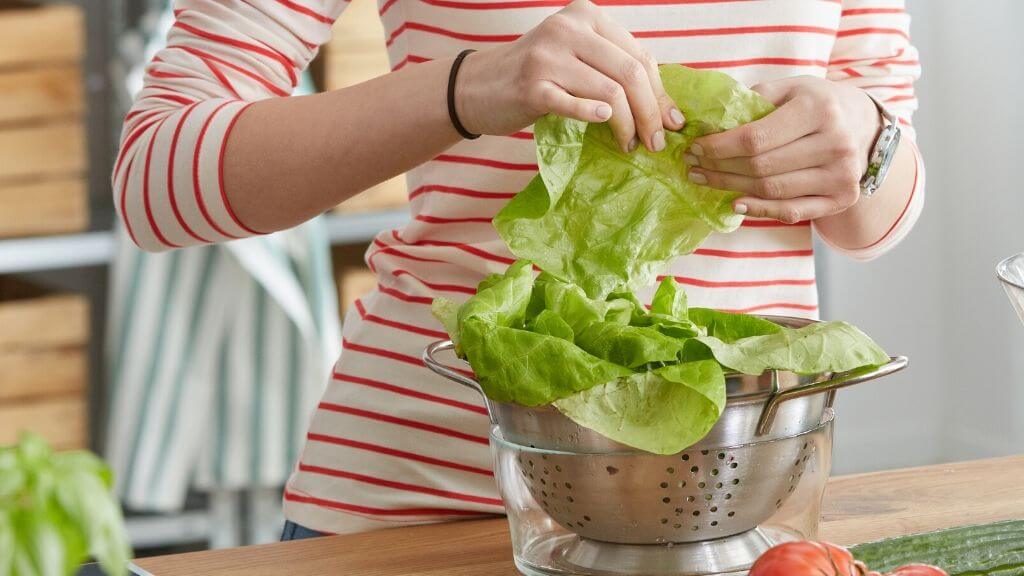 Vegan Thai lettuce cups