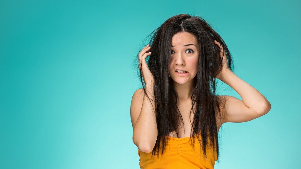 How to protect hair from hard water buildup and lose the tangles