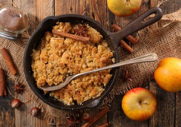 A Delicious Autumn Apple Crisp Everyone Will Love