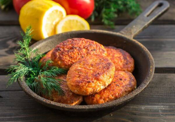 Salmon Cakes with Roasted Red Pepper Sauce