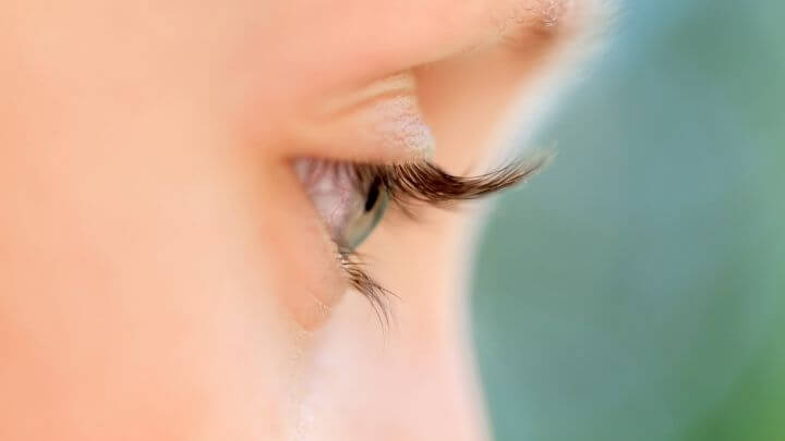 Why healthy eyelashes make a difference