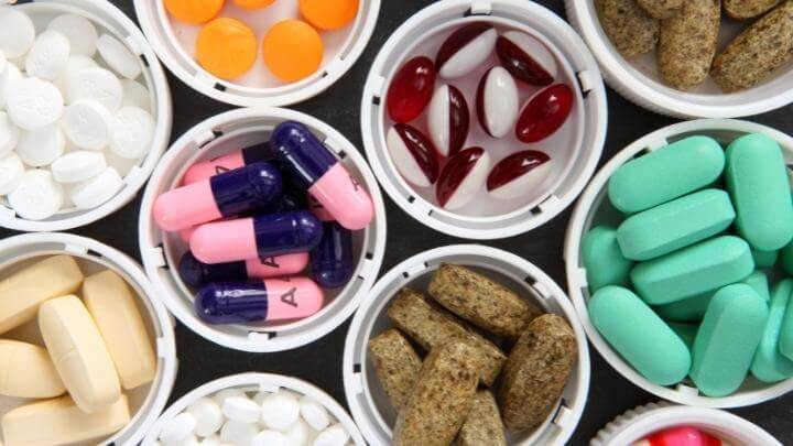 A variety of pills and capsules