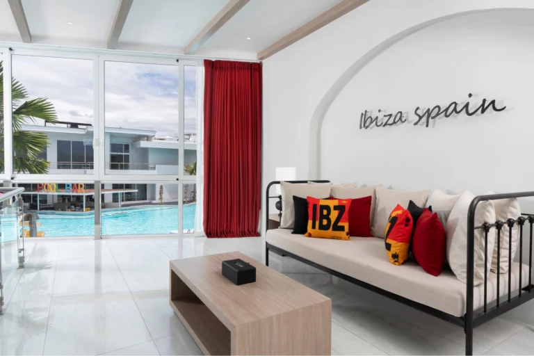 PALLADIUM TWO-BEDROOM POOL ACCESS