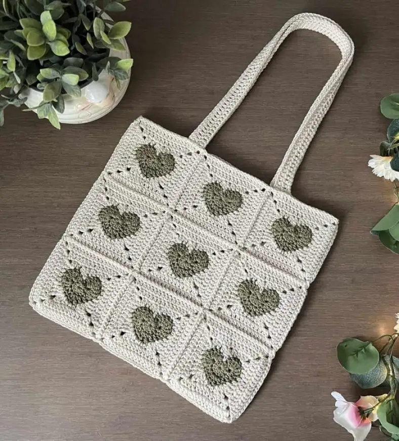04 heart tote vivcrochets
