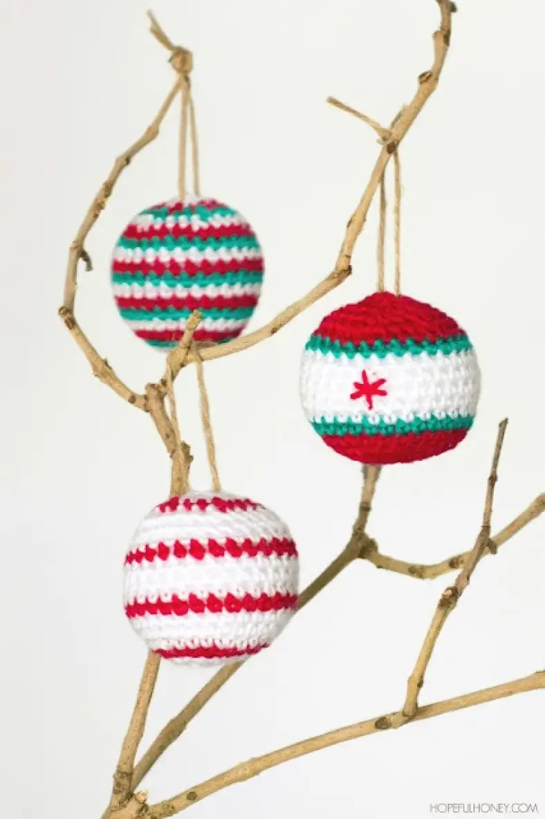Christmas Baubles Crochet Pattern1