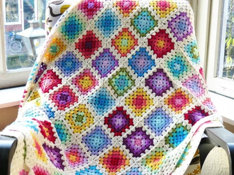 Granny Square Crochet Blanket - Multicolored  Crochet throw blanket,  Crochet throw, Granny square