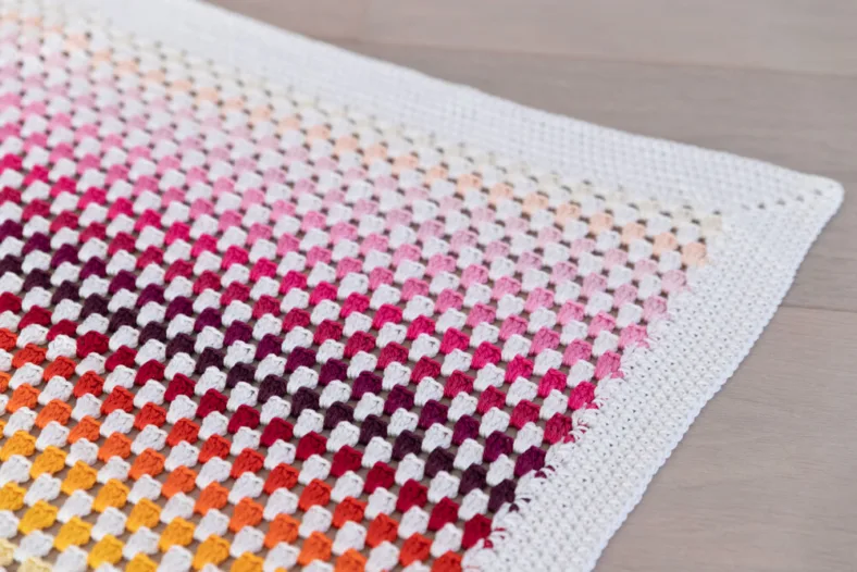 Granny Stripe blanket white border