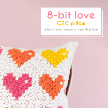 8-Bit Love C2C pillow