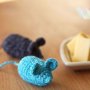 Cheeky Mice: free crochet cat toy pattern