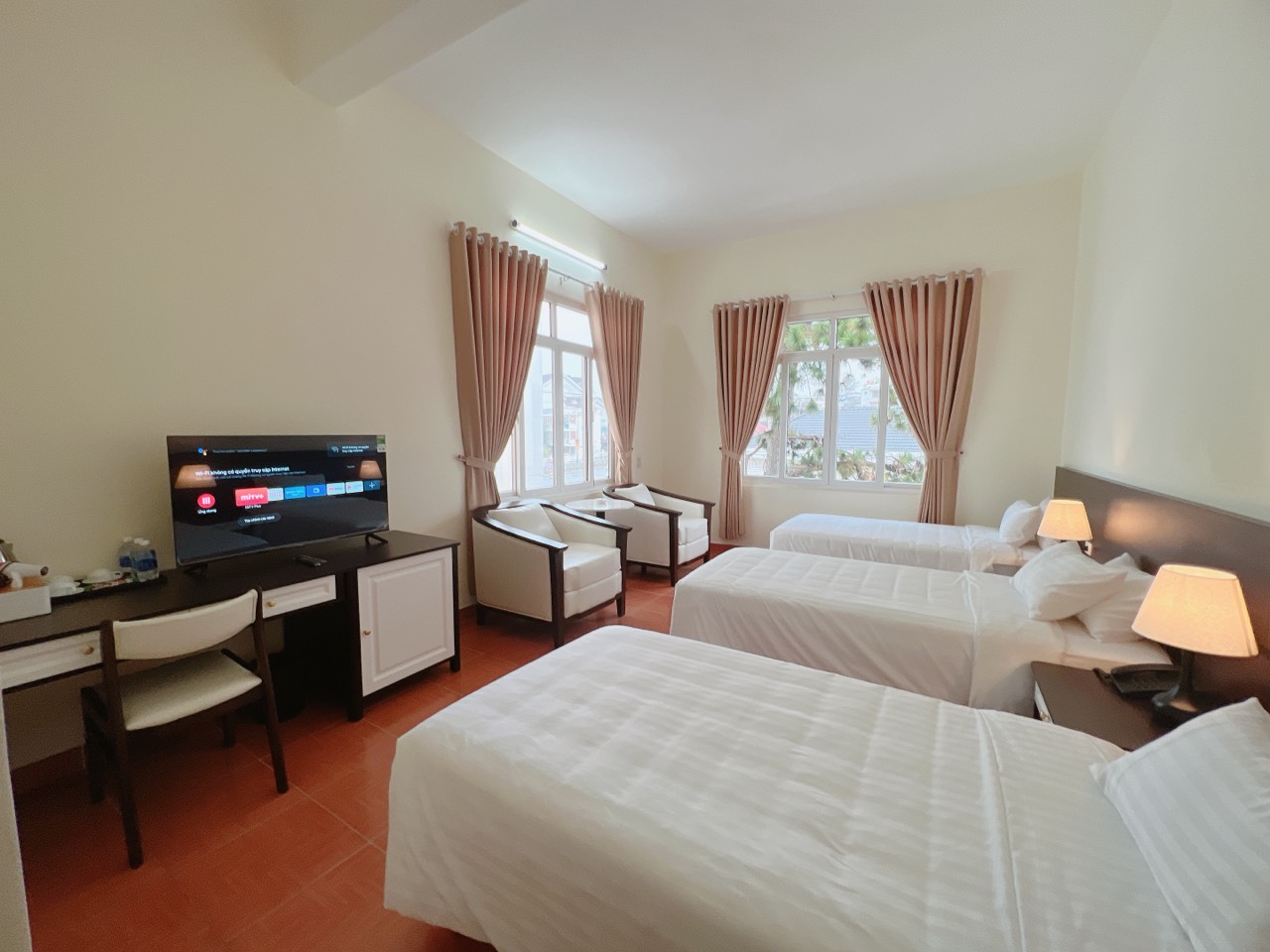 Hình ảnh phòng DELUXE TRIPBLE