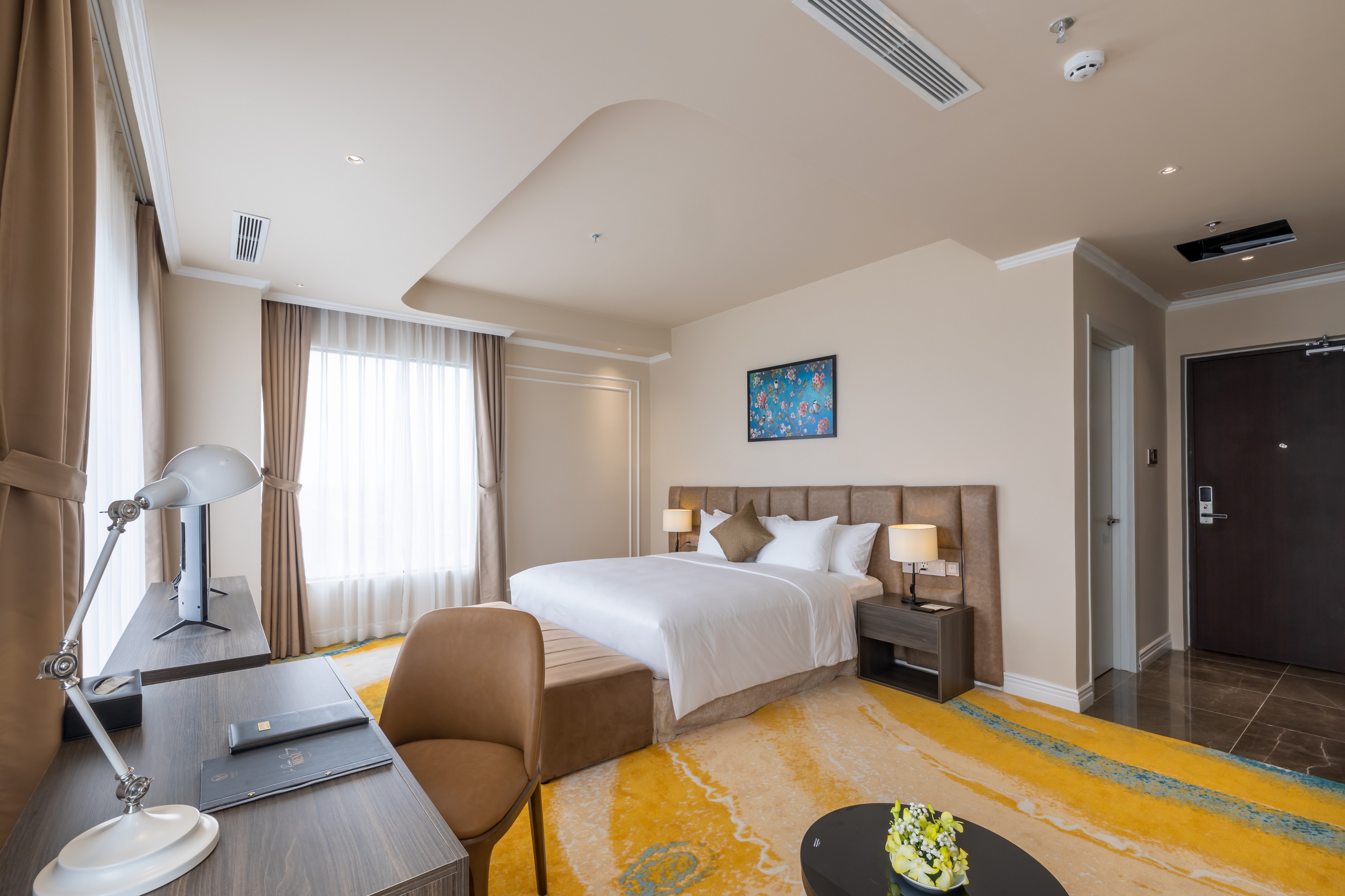 Hình ảnh phòng LUXURY DOUBLE ROOM WITH CITY VIEW