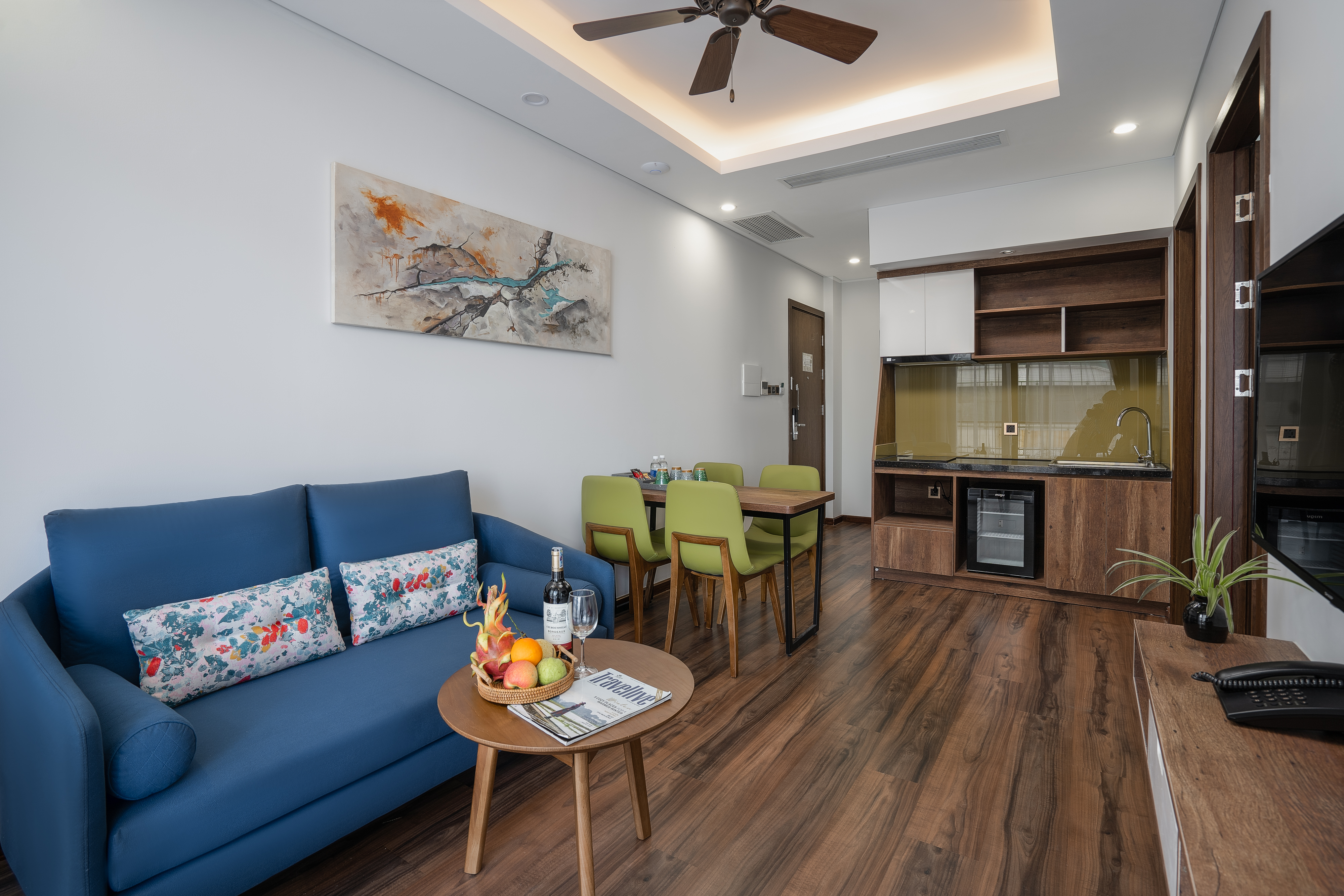 Hình ảnh phòng 2-Bedroom Junior Apartment with Balcony City View