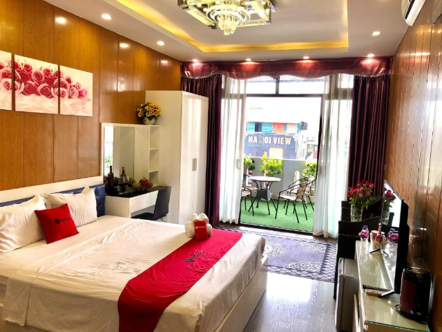 Hình ảnh phòng Suite giường đôi lớn có ban công hướng hồ (Suite Lake View)