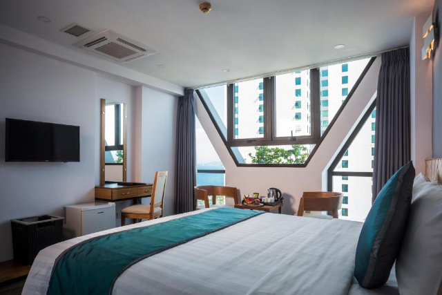 Hình ảnh phòng Deluxe Sea View (Hướng Biển Một Phần)