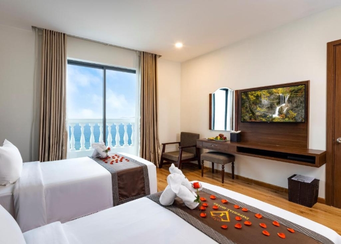 Hình ảnh phòng Sea View Twin Suite with Balcony