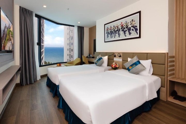 Hình ảnh phòng Executive Sea View Triple