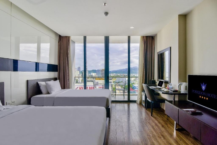 Hình ảnh phòng Senior Deluxe City View With Balcony- Double/twin