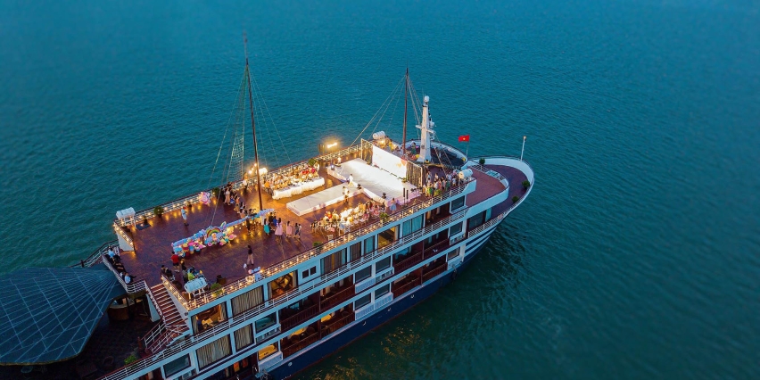 Du thuyền Sealife Legend Cruise