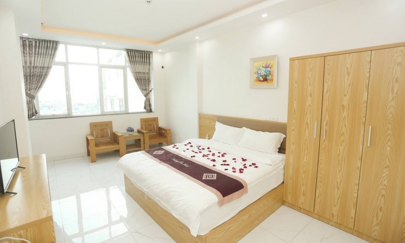 Picture of room Phòng Cao Cấp 1 Giường Đôi Có Cửa Sổ