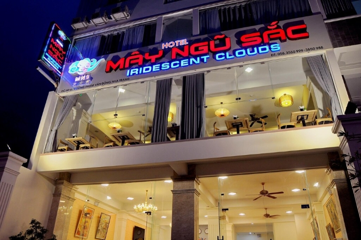 Khách sạn Mây Ngũ Sắc Nha Trang