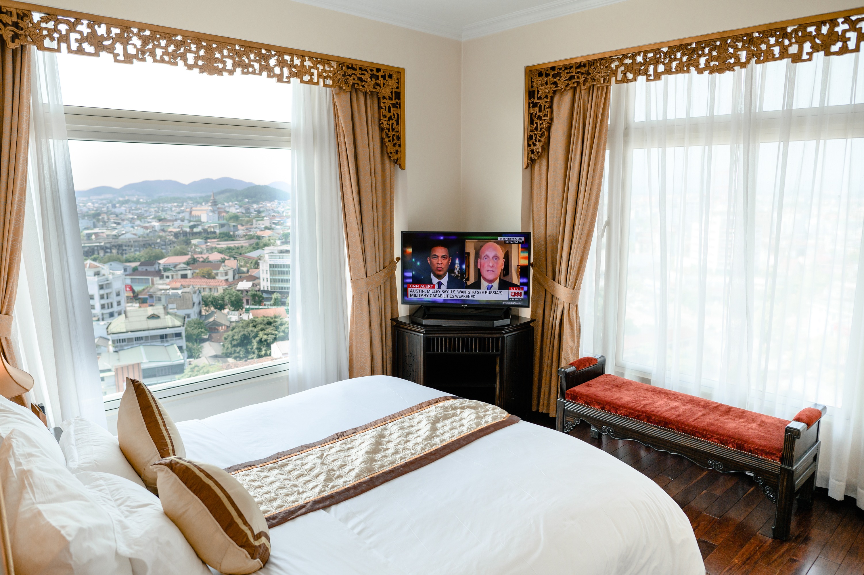 Hình ảnh phòng Junior Suite City View Queen