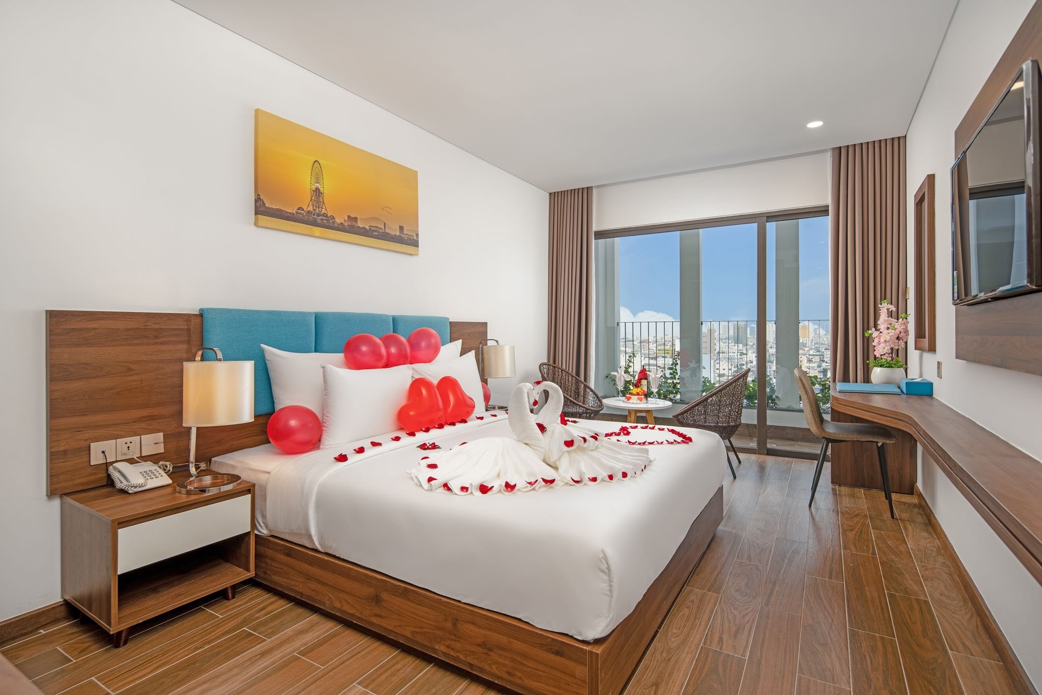 Hình ảnh phòng Premium Gold Suite with City and River View