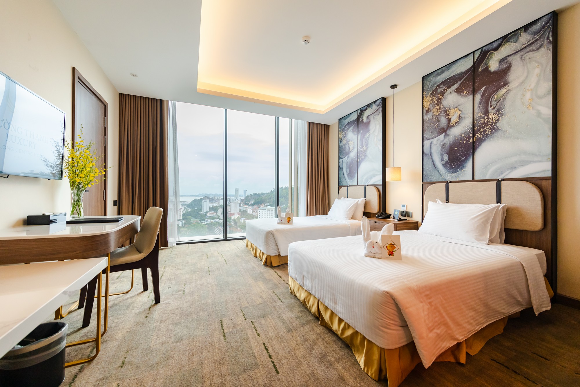 Hình ảnh phòng Deluxe Twin Room with city view