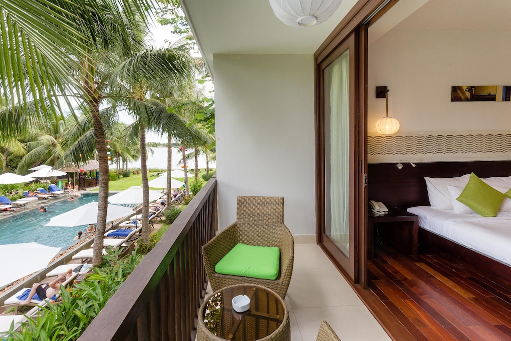 Hình ảnh phòng Double Deluxe Pool View Room