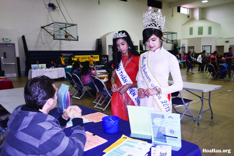 Community Resource Fair 2013 at MHT Church - Image 002