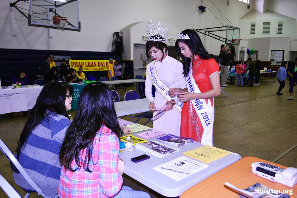 Community Resource Fair 2013 at MHT Church - Image 004