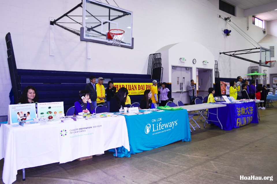 Community Resource Fair 2013 at MHT Church - Image 009