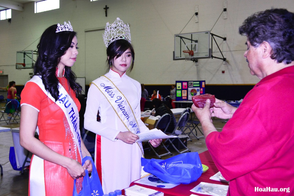 Community Resource Fair 2013 at MHT Church - Image 016