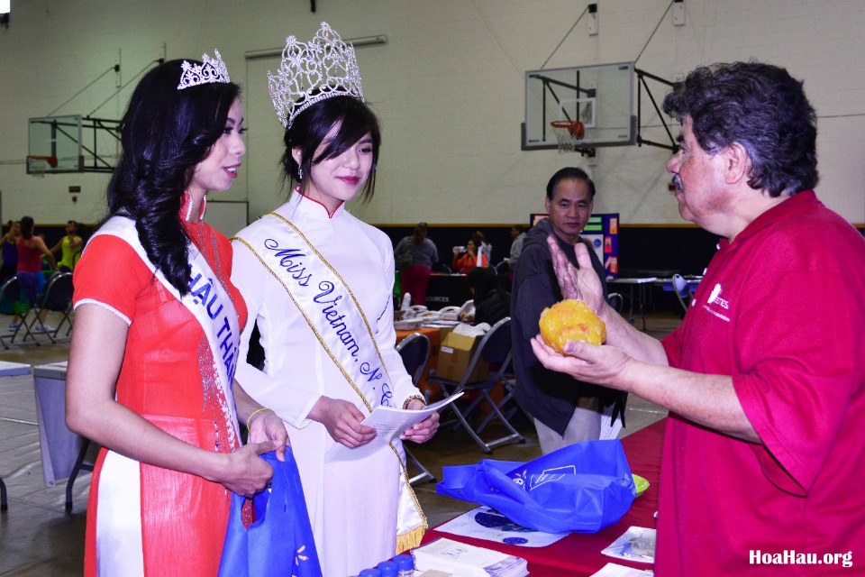 Community Resource Fair 2013 at MHT Church - Image 018