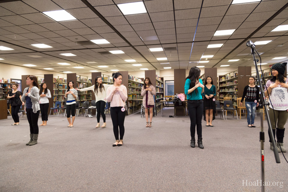 01-19-2014 last day of practice - Miss Vietnam 2014 Pageant - Image 102