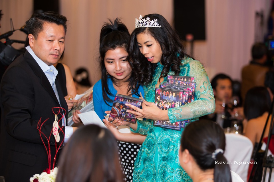 Coronation of Miss Vietnam of Northern California 2014 and Court - Image 083