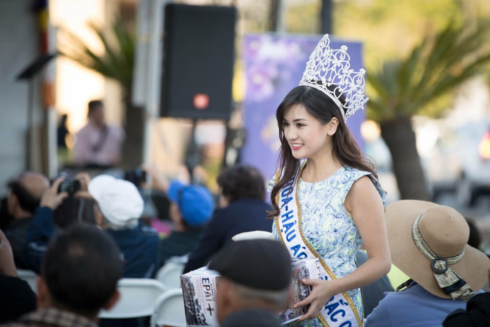 Outdoor Concert & Candlelight Vigil For Nepal Earthquake Relief 2015 - Image 051