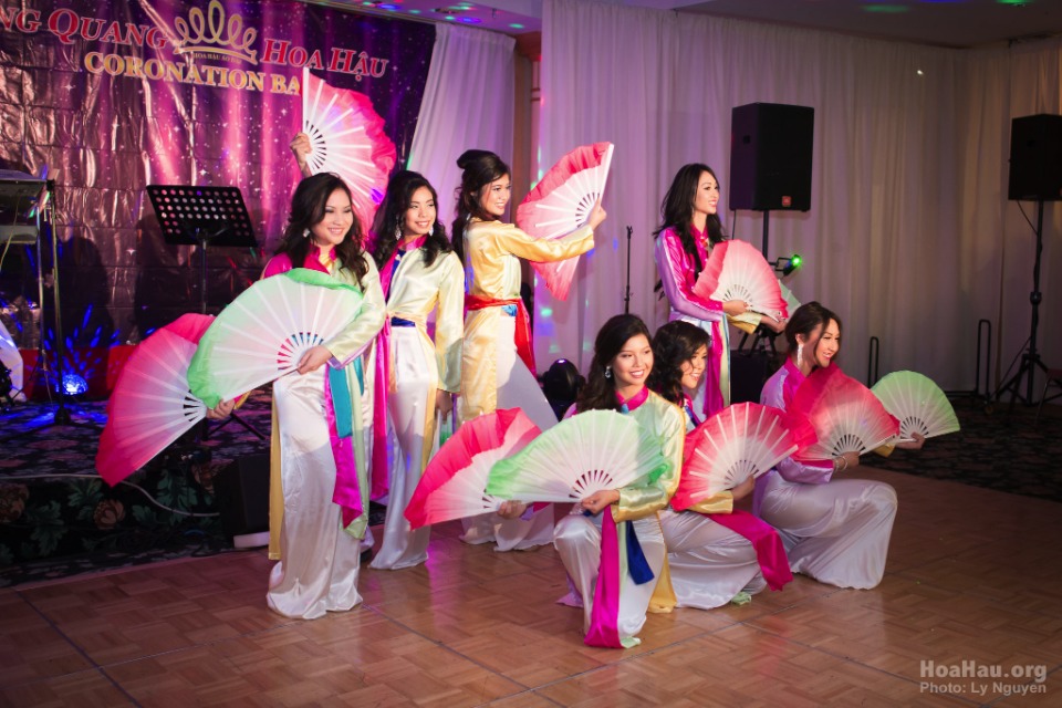 Coronation 2013 - Hoa Hau Ao Dai Bac Cali - Miss Vietnam - Image 053