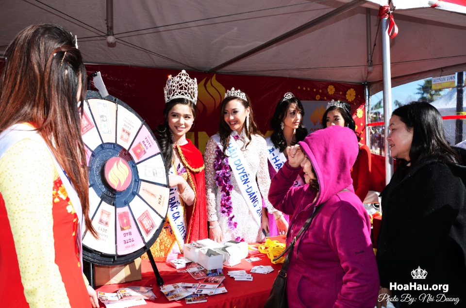 Hoa Hau Ao Dai Tet Lunar New Year 2013 - Image 056