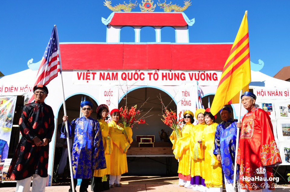 Hoa Hau Ao Dai Tet Lunar New Year 2013 - Image 064