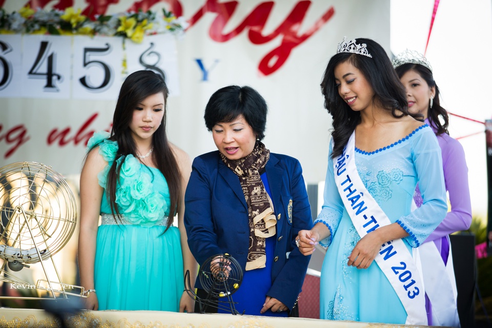 Vinh Thanh Jewelry - Mercedes Benz Lottery 2013 - Image 056