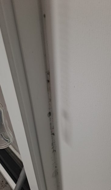 인천 남동구 곰팡이 제거 장마철이면 베란다 곰팡이가 더 심해지는 이유는 무엇일까요? 사진 5